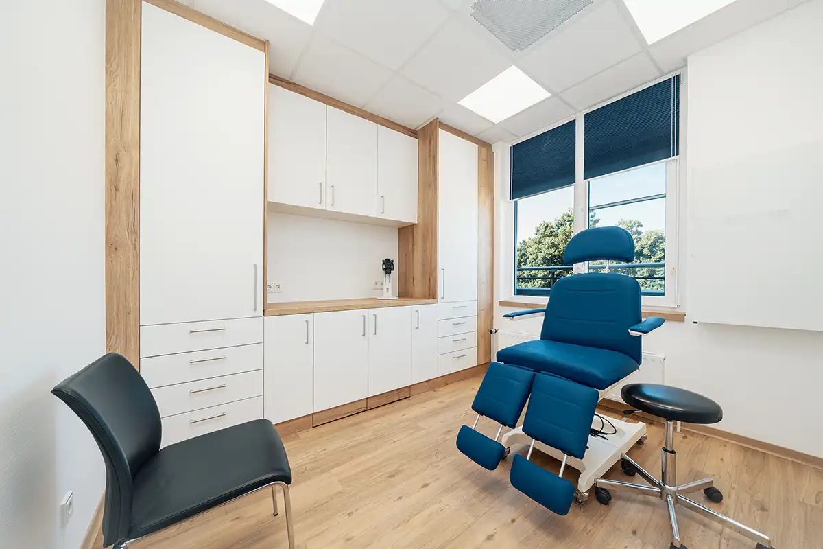 Treatment room Cassel Wound Center, Germany